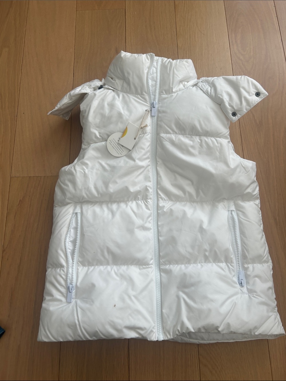 Vuori white puffer vest